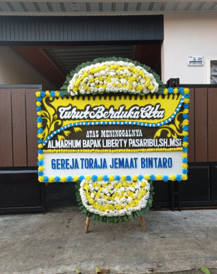 Papan Bunga Duka di Kebon Gedang