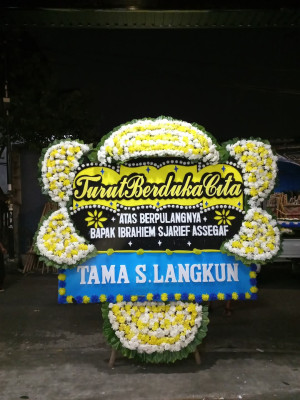 Papan Bunga Duka di Kebon Gedang