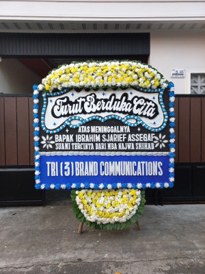 Papan Bunga Duka di Kebon Gedang